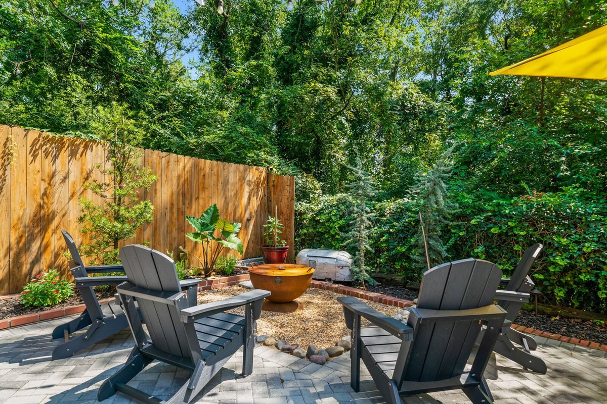 patio-seating-with-fire-pit-atlanta-ga-optimized