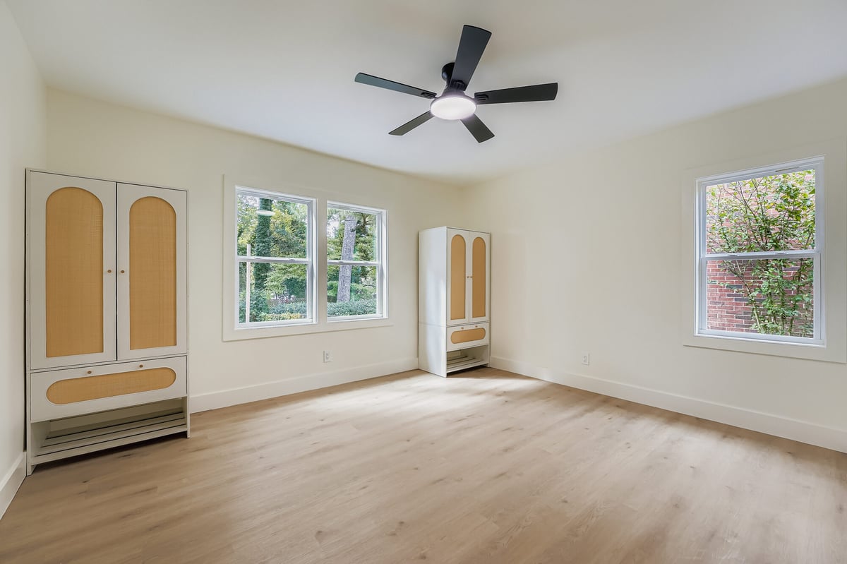 bedroom-empty-ceiling-fan-built-in-wardrobe-atlanta-ga-optimized