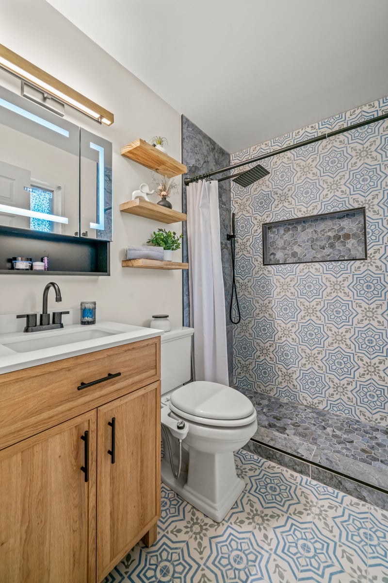 bathroom-full-view-vanity-shower-toilet-atlanta-ga-optimized