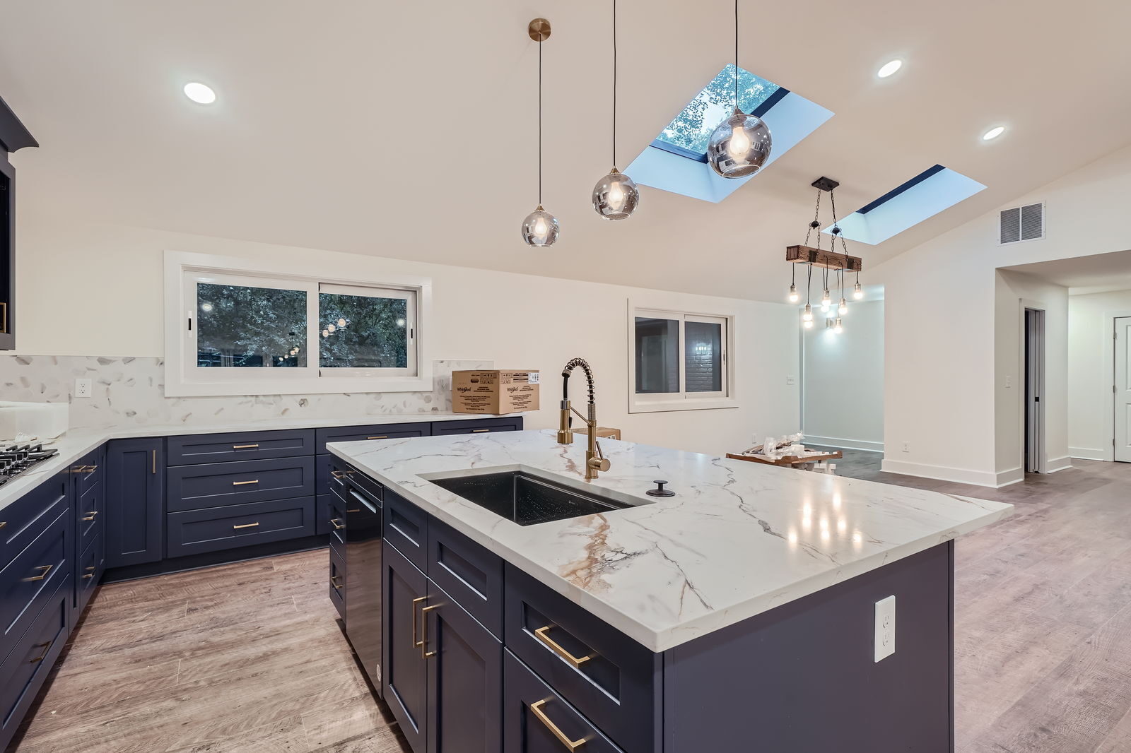 kitchen-island-gold-fixtures-quartz-countertop-atlanta-ga-optimized
