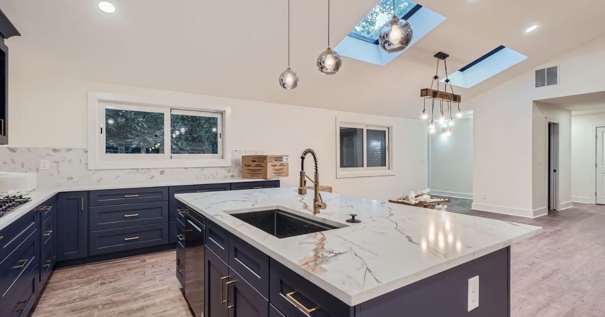 kitchen-island-gold-fixtures-quartz-countertop-atlanta-ga