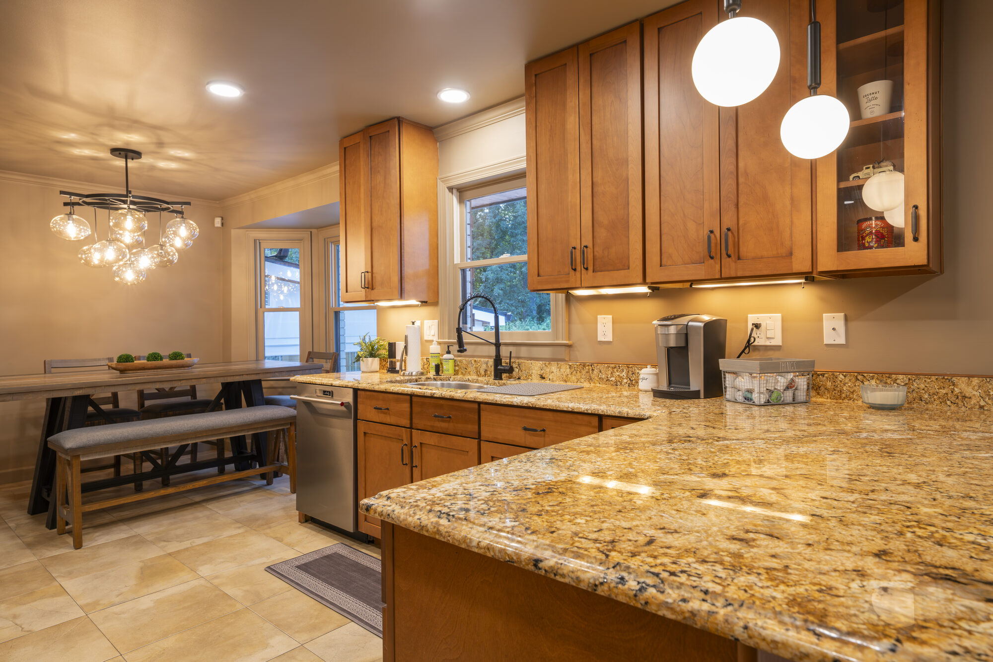 kitchen-island-granite-countertop-dining-nook-atlanta-ga-optimized
